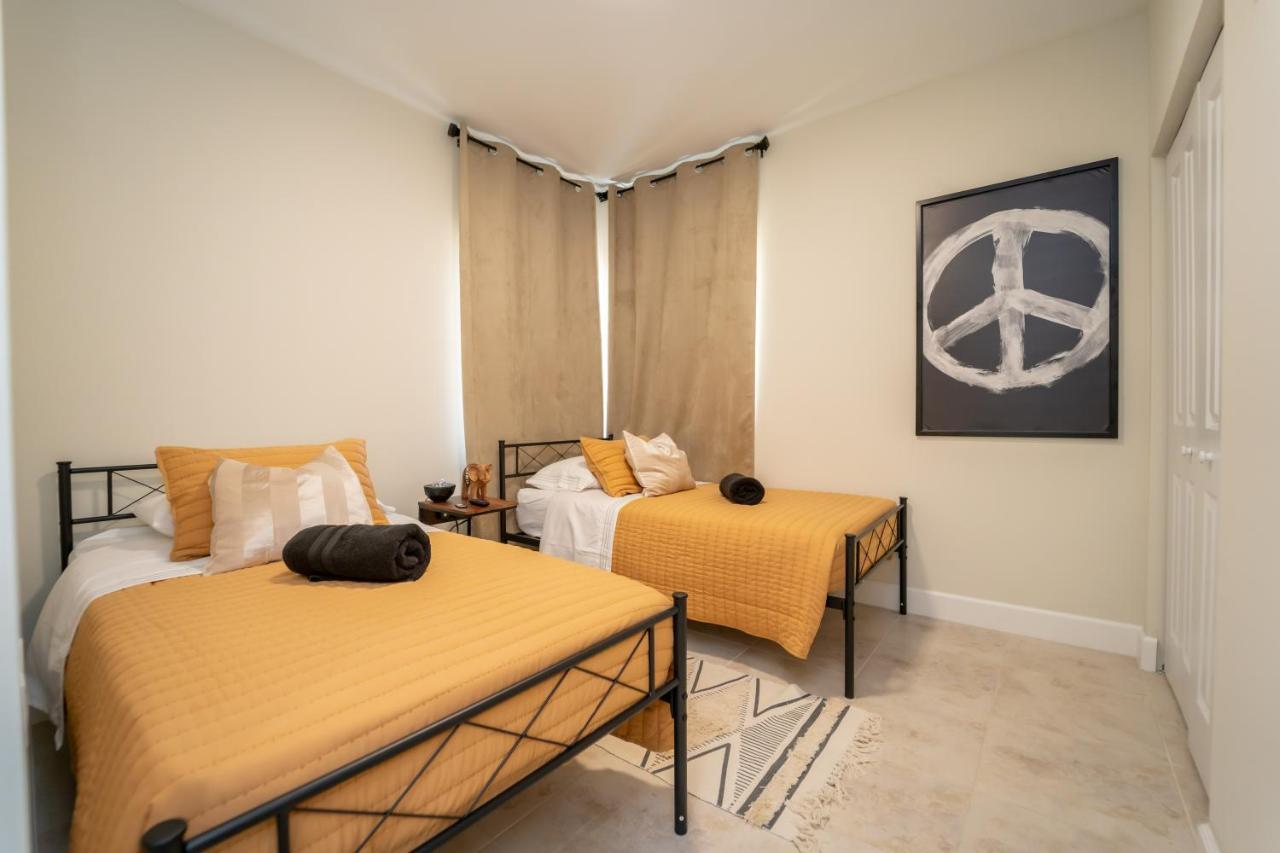 Luxury Vacation! Next To Wynwood & Design District Apartment