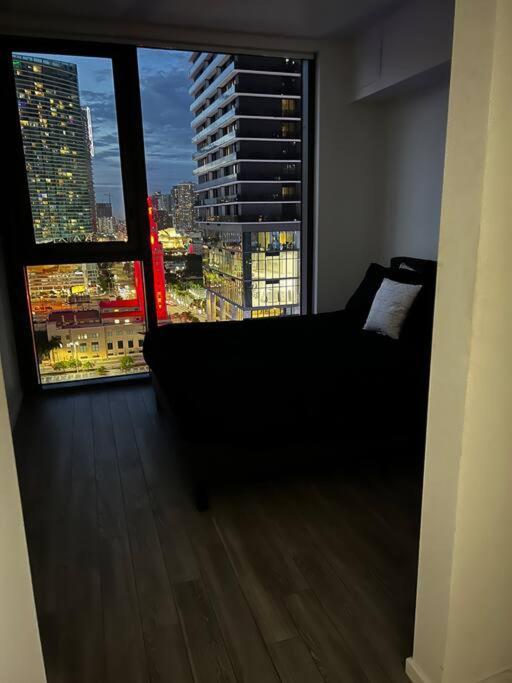 Apartment Spacious And Luxurious In Downtown *