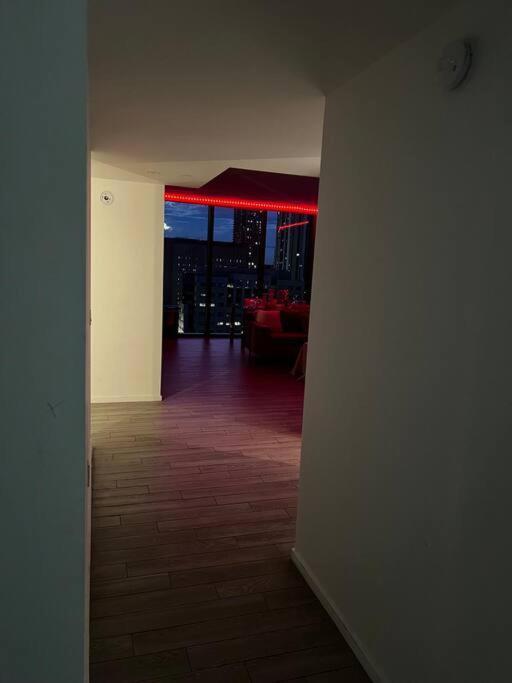 Apartment Spacious And Luxurious In Downtown