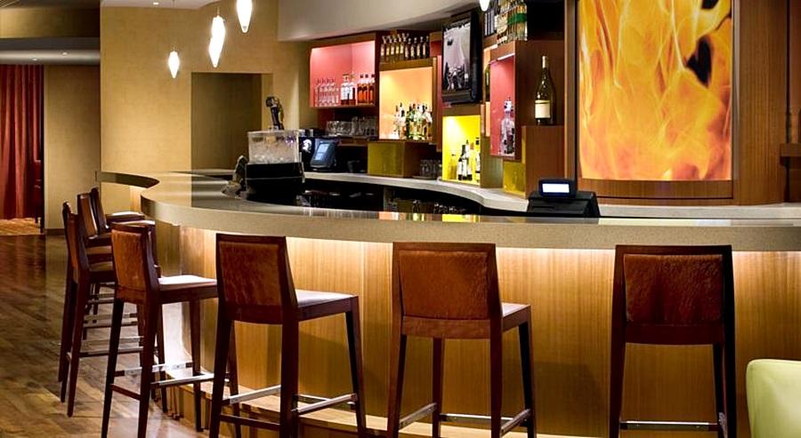 Airport Marriott Hotel