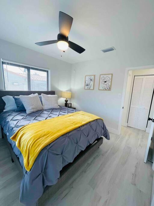 Charming 2 Bedroom Near Calle Ocho Kasey Center Downtown Beaches Holiday home