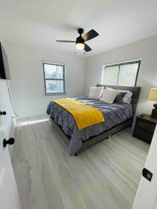 Charming 2 Bedroom Near Calle Ocho Kasey Center Downtown Beaches Holiday home Miami