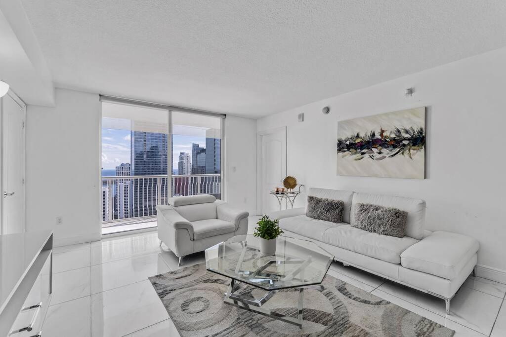 Apartment Stylish 2bed 2bath Over Brickell Skyline With Free Parking *