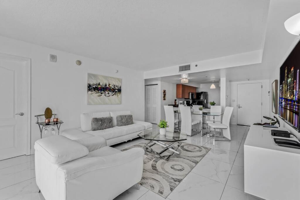 Stylish 2bed 2bath Over Brickell Skyline With Free Parking Apartment Miami