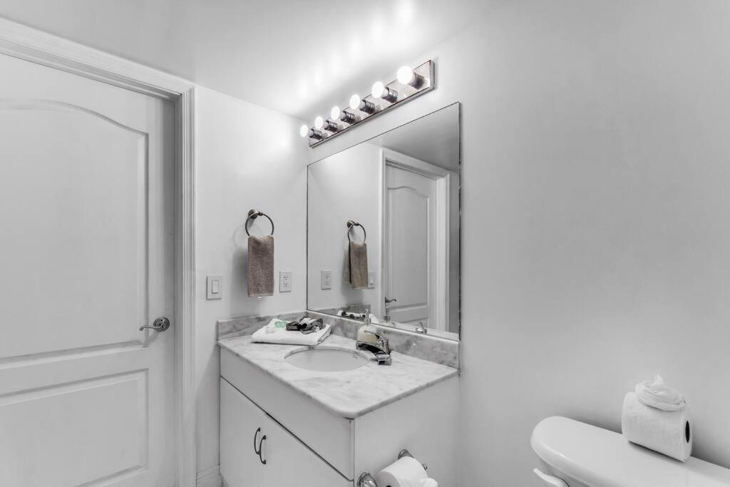 Stylish 2bed 2bath Over Brickell Skyline With Free Parking Apartment Miami