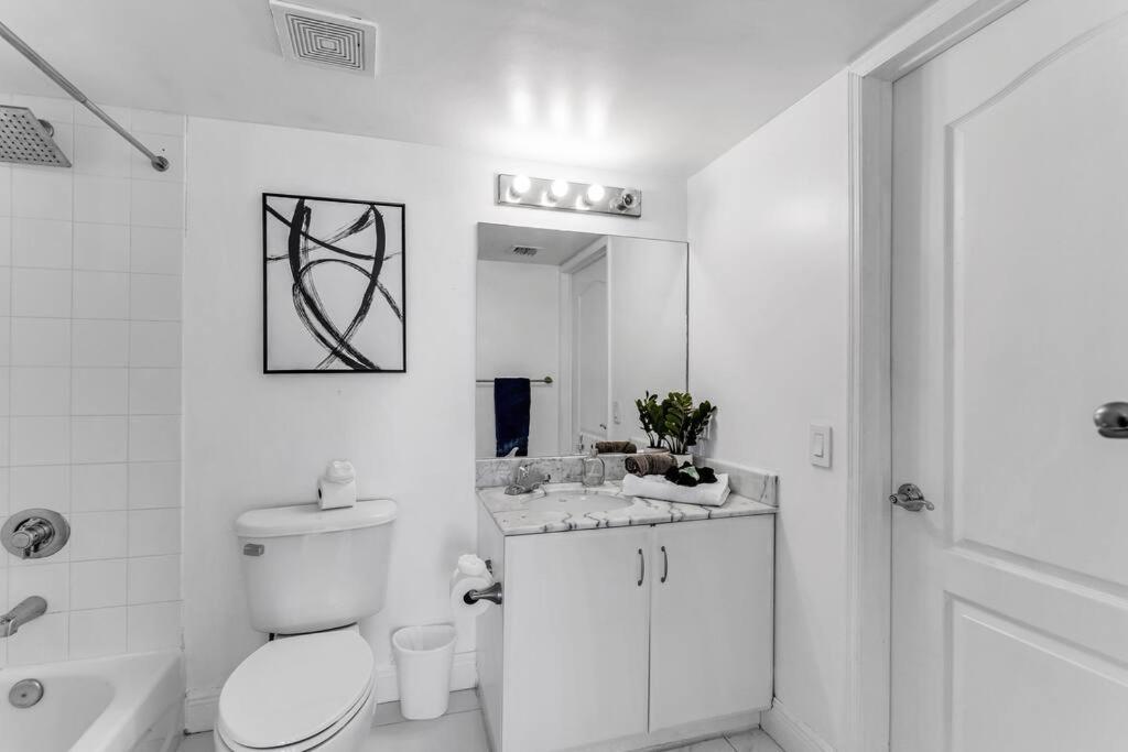 Stylish 2bed 2bath Over Brickell Skyline With Free Parking