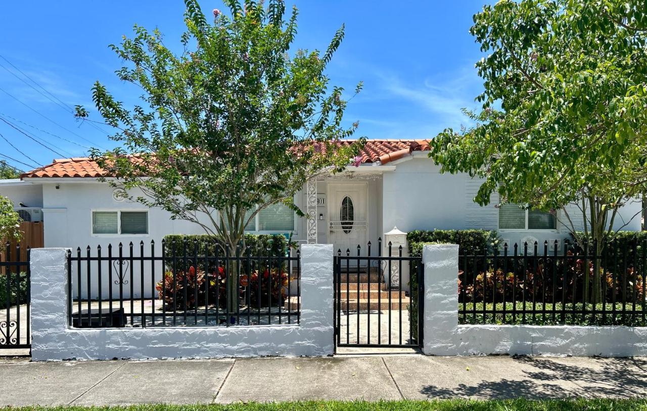 Casa de férias Main House 3 Bed 2 Bath & 1 Bed 1 Bath Miami