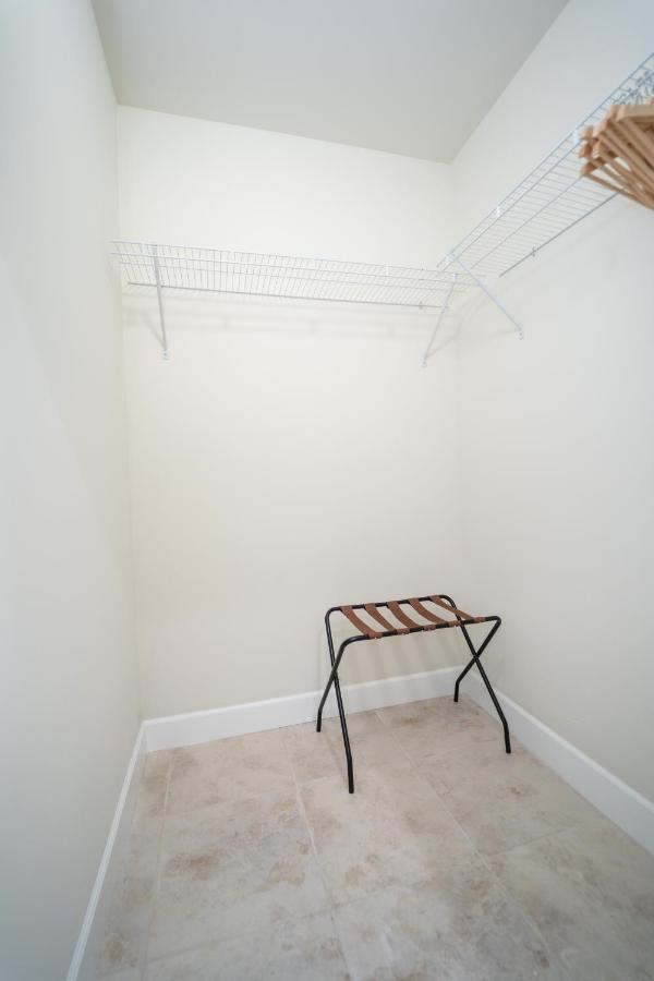 Luxury Vacation! Next To Wynwood & Design District Apartment