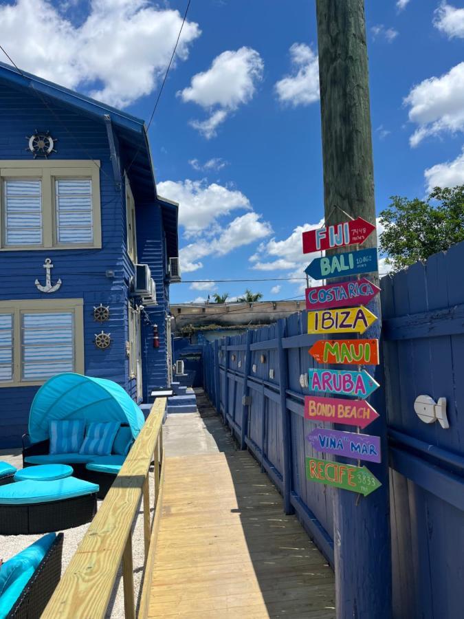 Blue Little Havana * Miami
