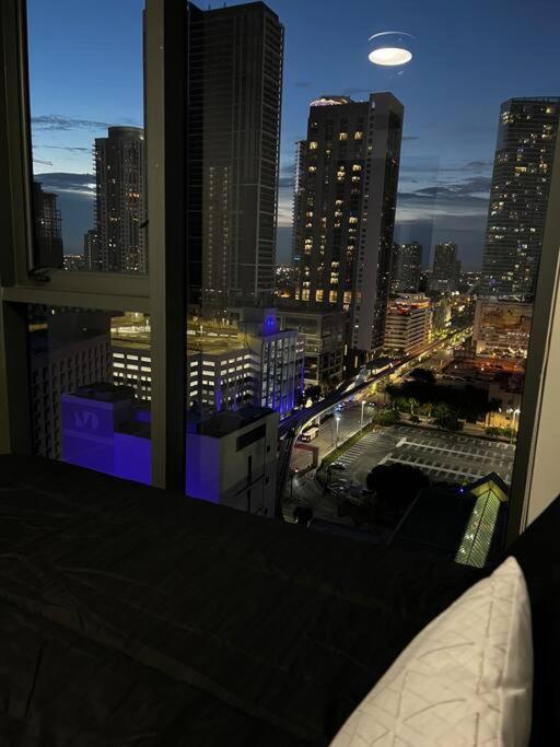 Spacious And Luxurious In Downtown