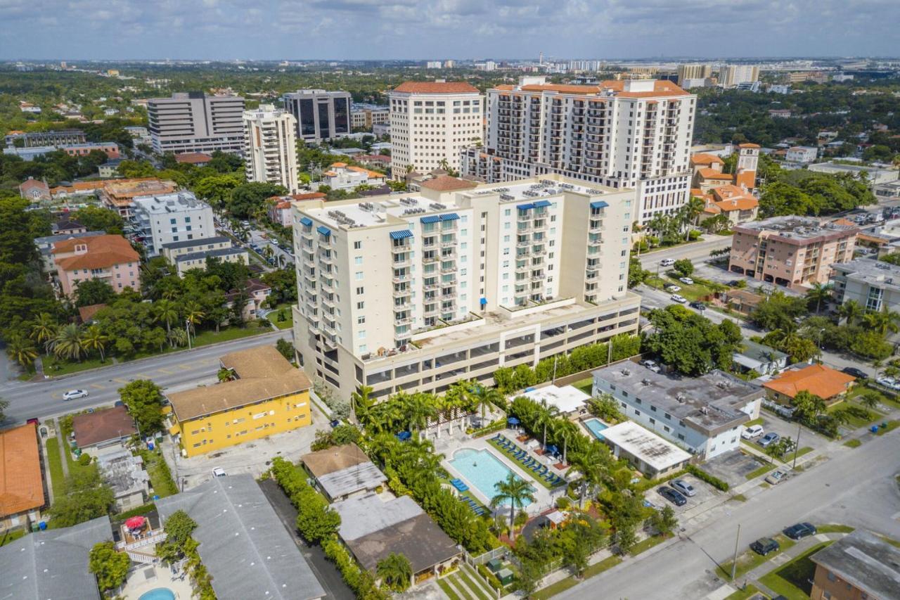Coral Gables 2br W Wd Pool Gym Near Shops Mia-46 Miami