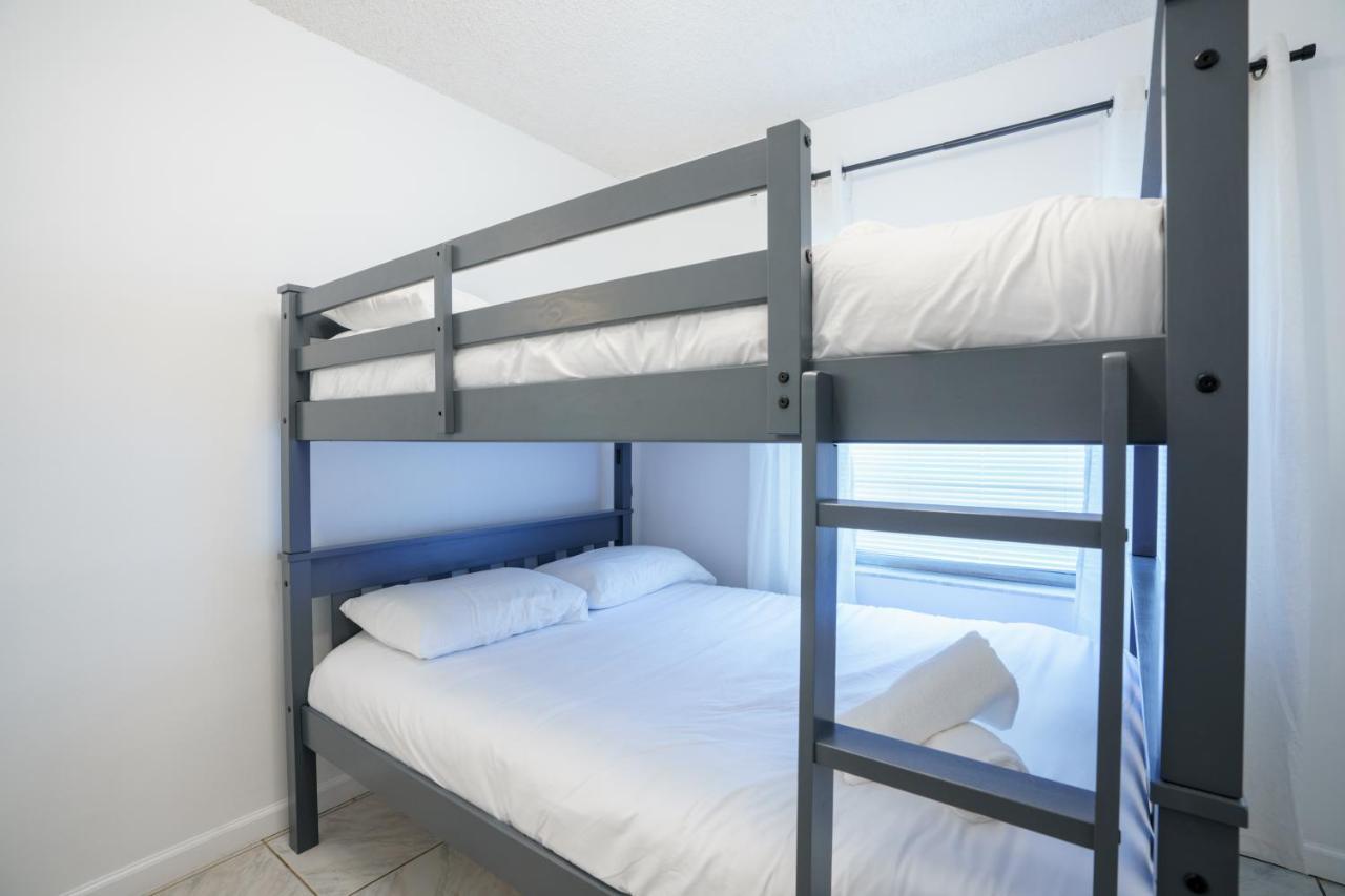 Modern 3-bedroom In The Heart Of Wynwood Art District Apartment