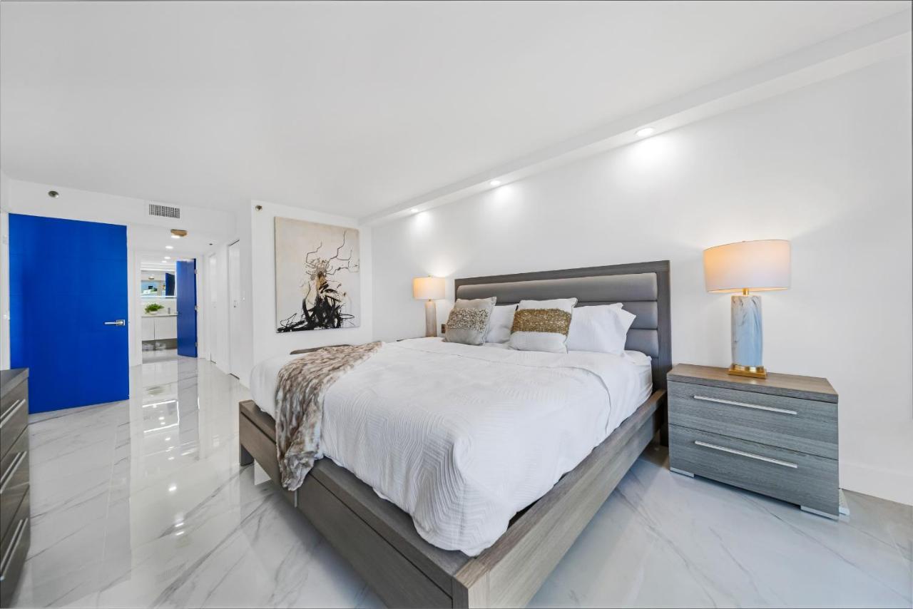 Beyond The Biscayne Bay Apartment *