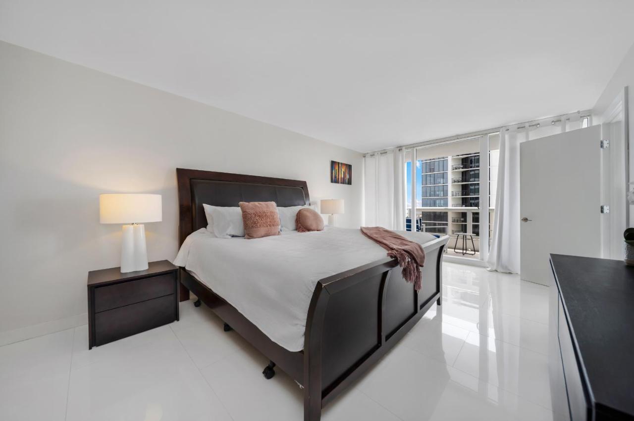 Azure Skies High Floor Apartment *