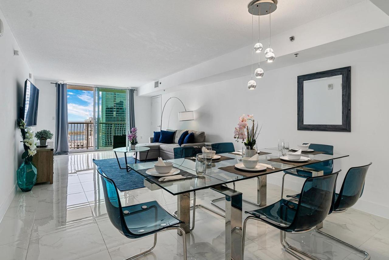 Awesome Penthouse Apt Brickell W/pool * Miami