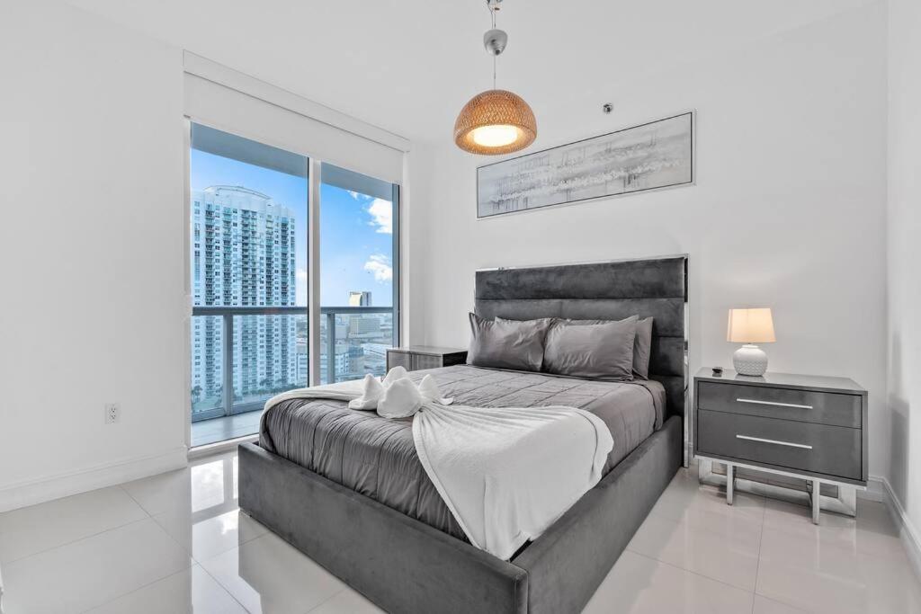 Astonishing 2 Bedroom Brickell Apartment *