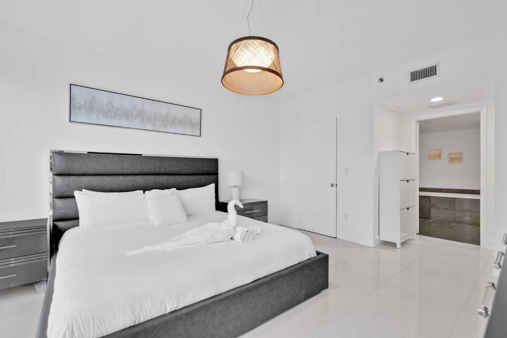 Astonishing 2 Bedroom Brickell *