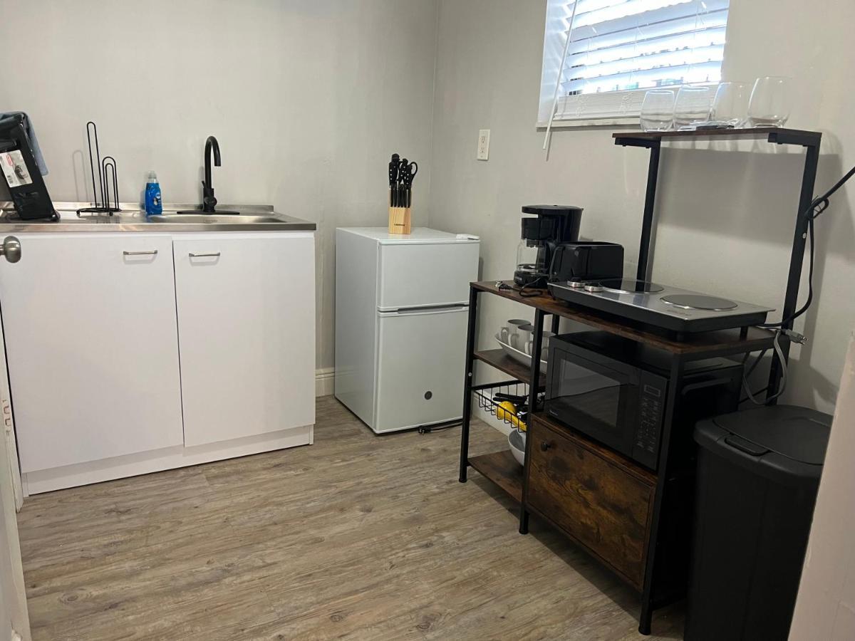 Apartment Coral Gable Studio W/free Wifi & Parking