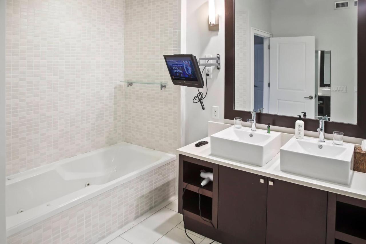 Upscale In The Heart Of * Miami