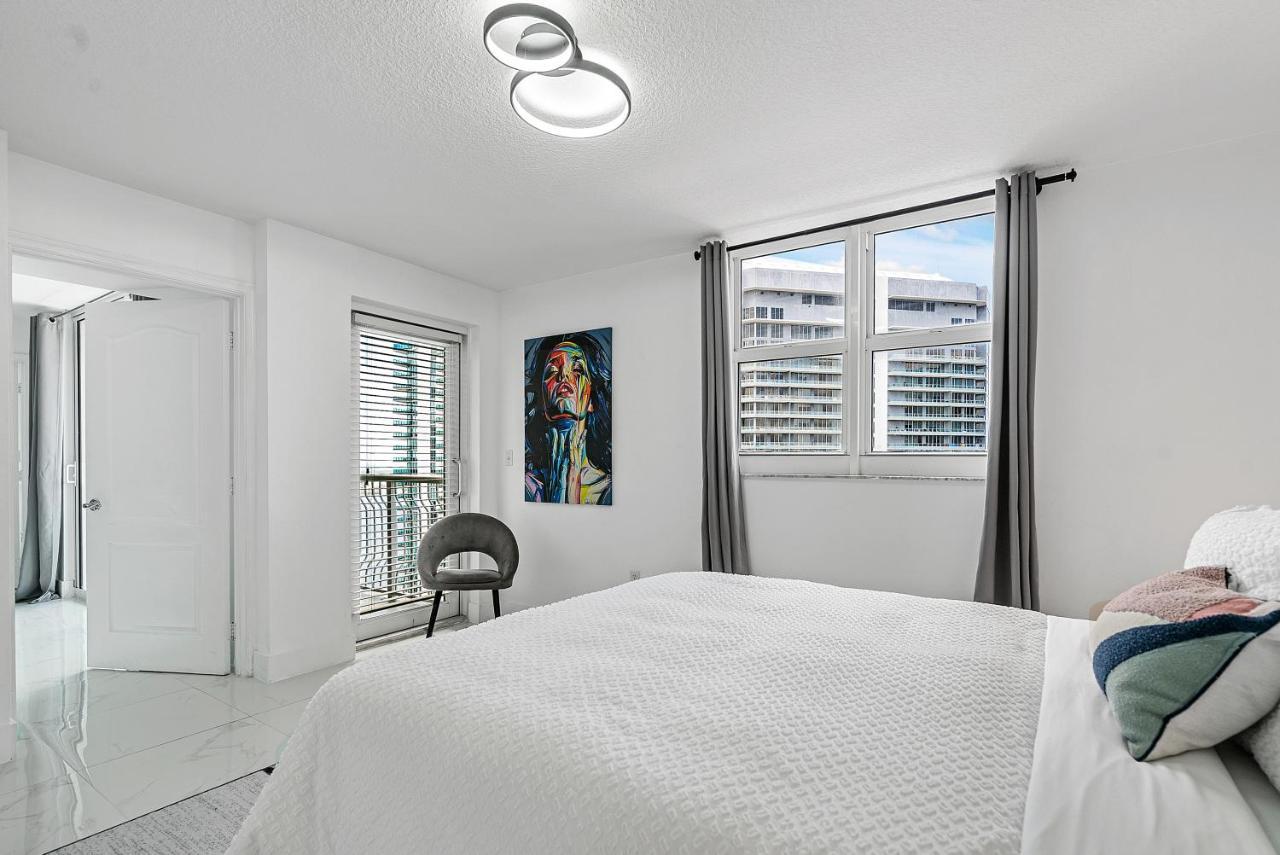 Awesome Penthouse Apt Brickell W/pool Apartment *