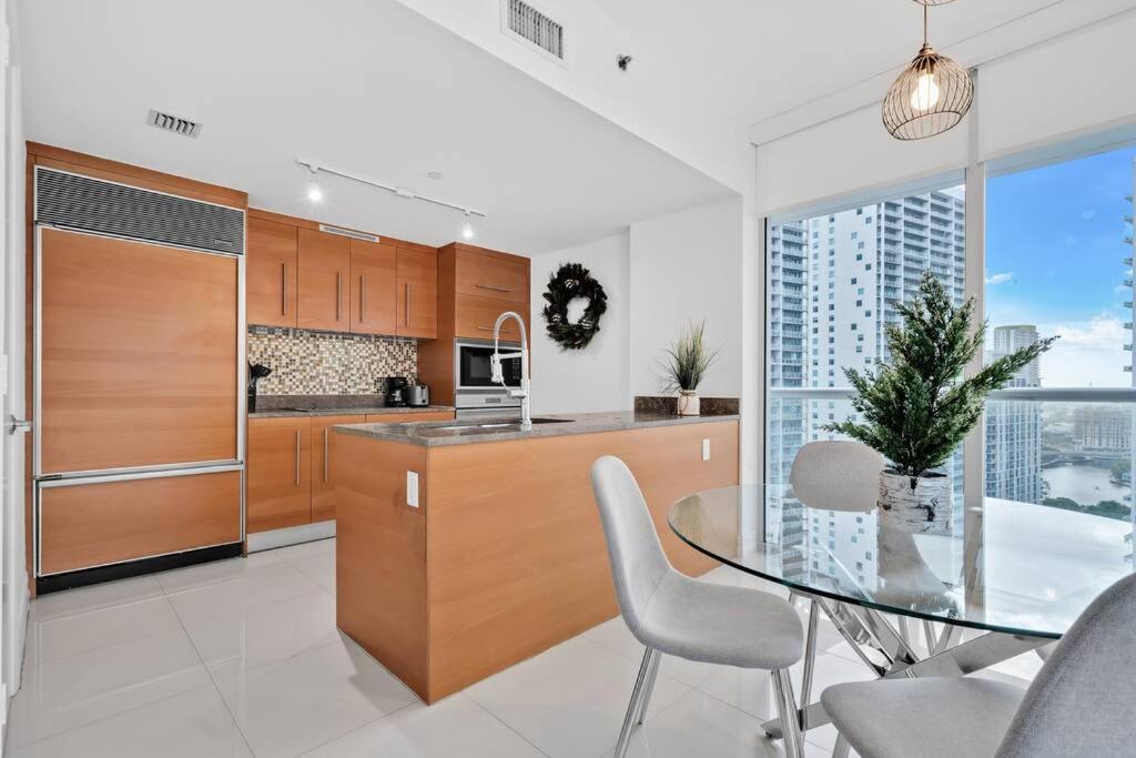 Astonishing 2 Bedroom Brickell Apartment