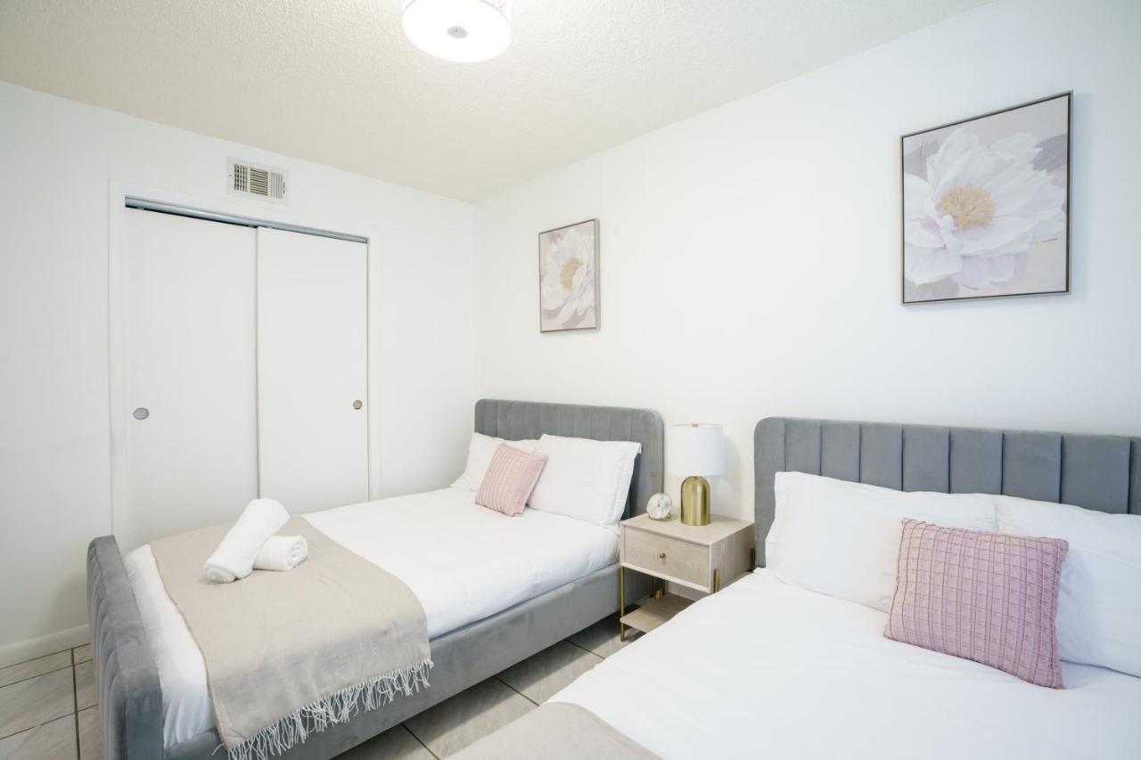 Modern 2 Bedroom In The Heart Of Wynwood Art District Apartment Miami