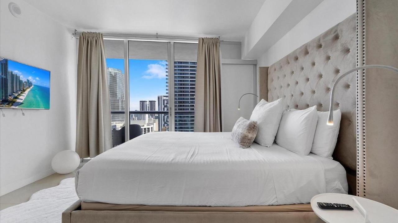 Views At Icon Brickell Miami