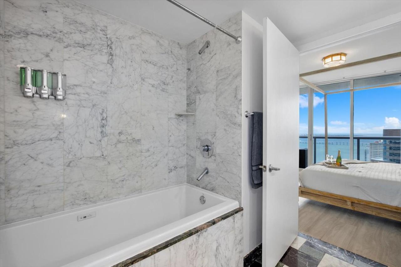 Special Offer At Icon Brickell With Ocean View Apartment Miami