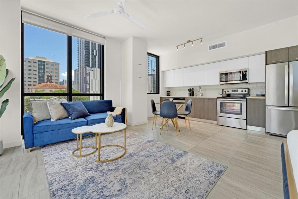 Devereaux Luxury One-bedroom And *