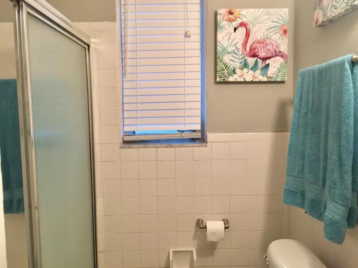Apartment Comfy 1br W/free Parking & Wifi *