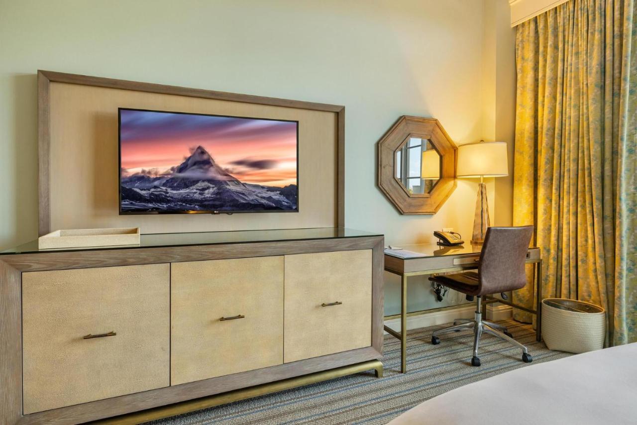 Charming 5 Star Unit Situated At Ritz Carlton-key Biscayne *