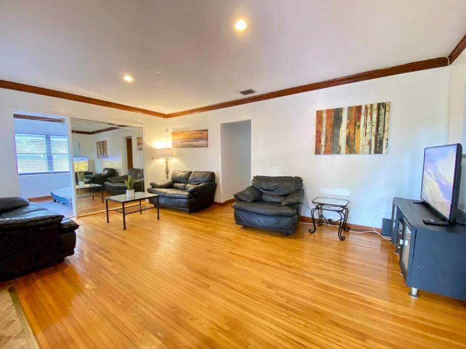House With Pool- 15 Mins To South Beach