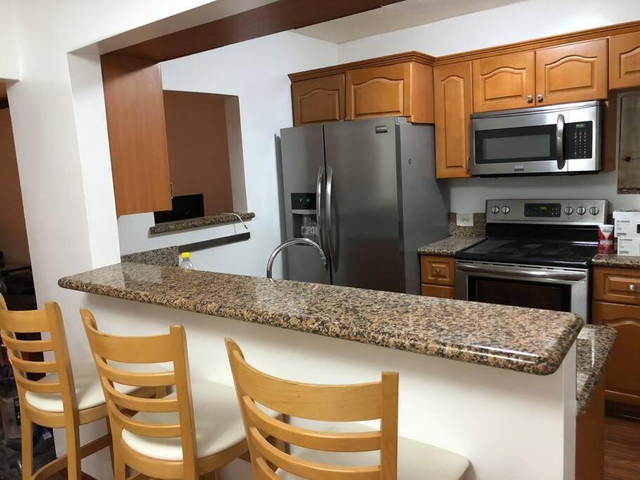 House With Pool- 15 Mins To South Beach Apartment