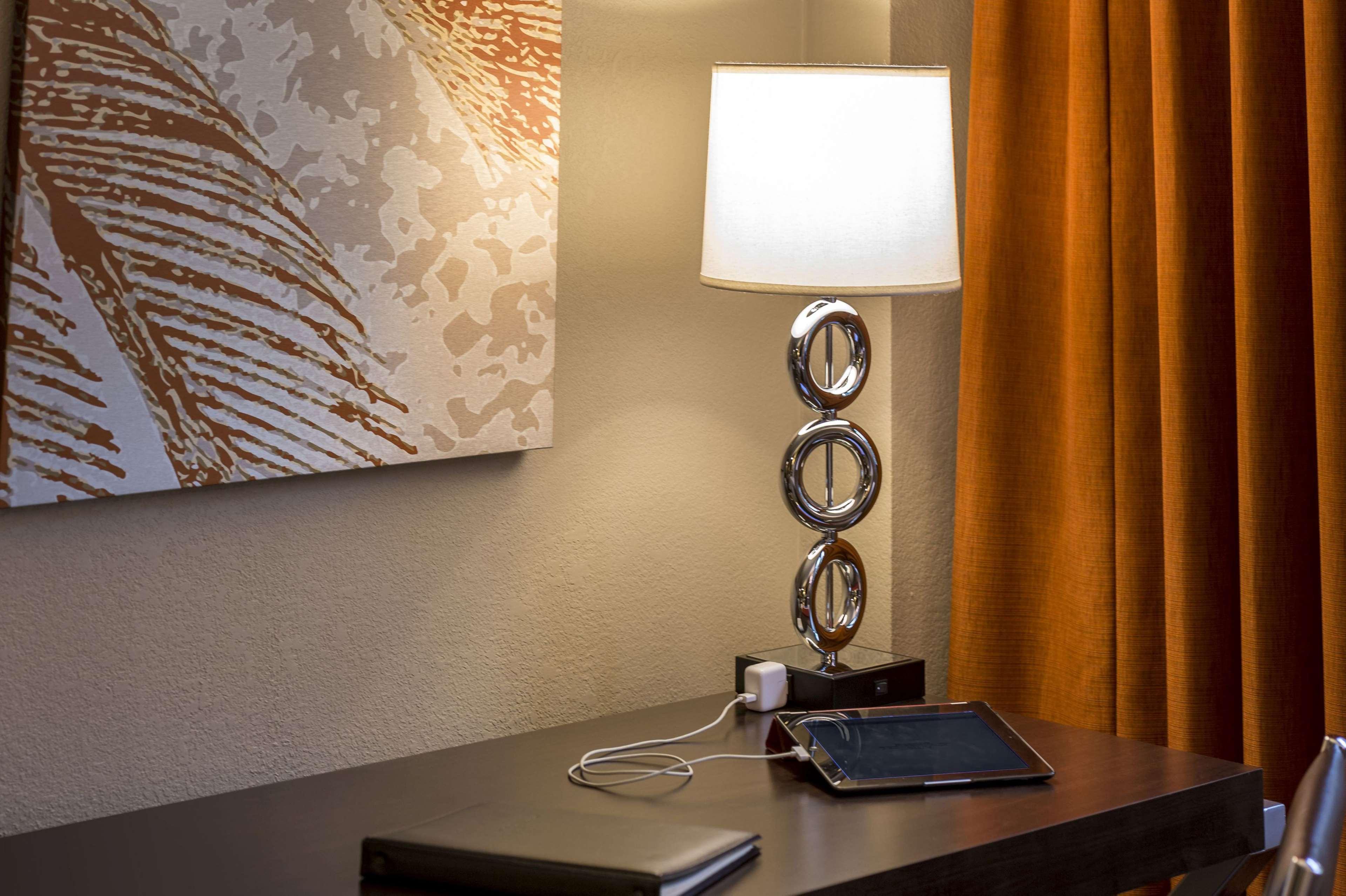 Hotel Sonesta Airport 4*
