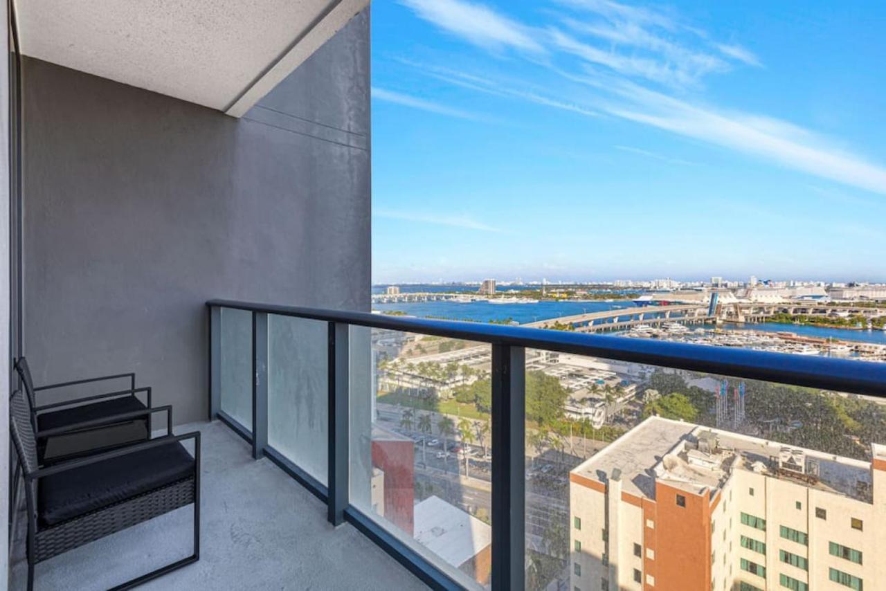 Corner W/ Unrivaled Views Miami