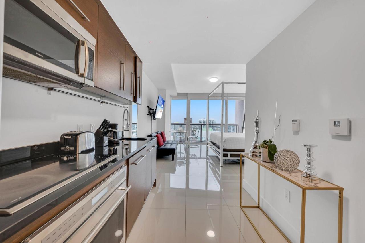 Highest Floor Icon W Brickell Location Apartment