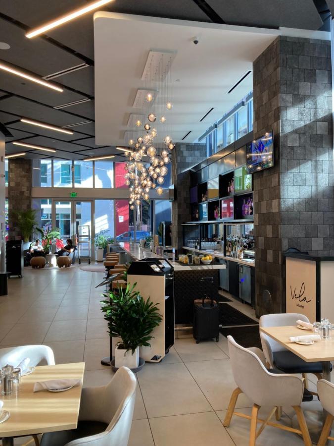 Brand New Modern 1 Bedroom Unit Downtown Apartment *