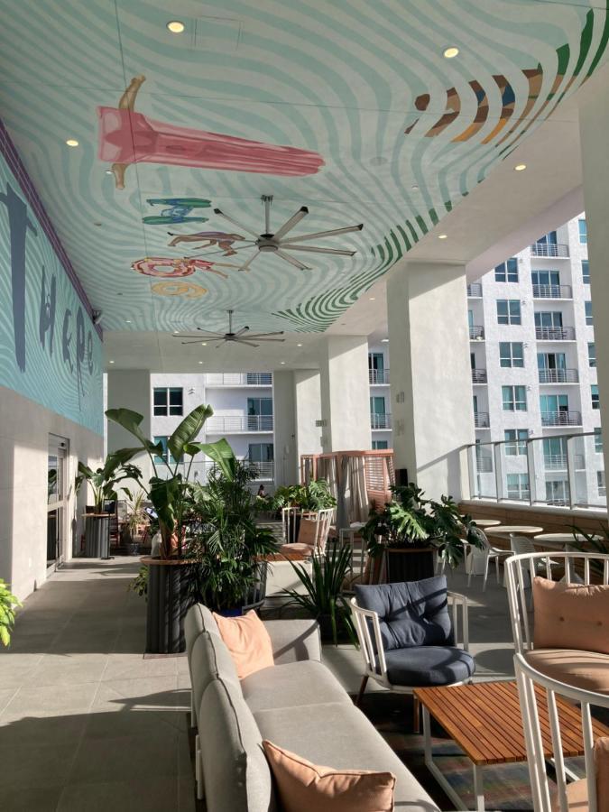 Apartment Brand New Modern 1 Bedroom Unit Downtown