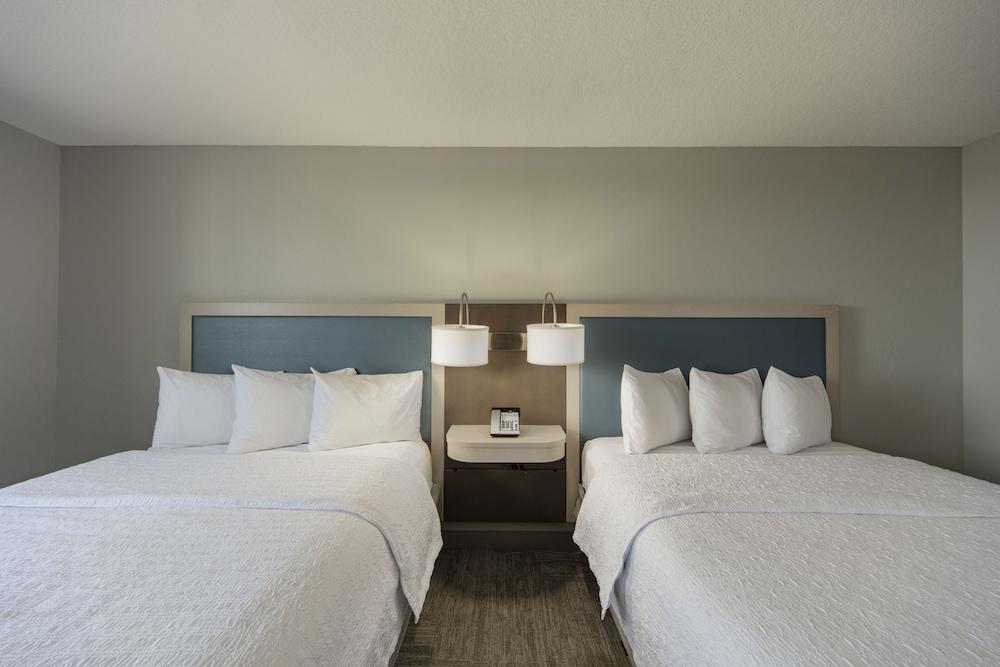 Hampton & Airport South/blue Lagoon 3*