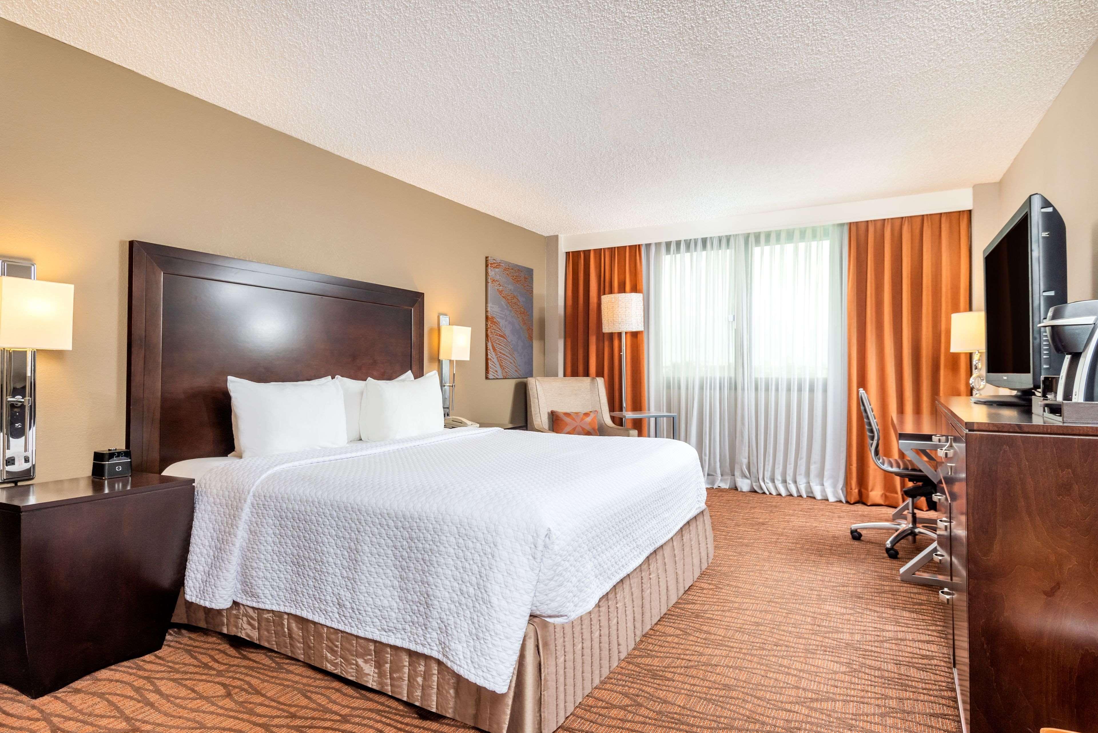 Hotel Sonesta Airport
