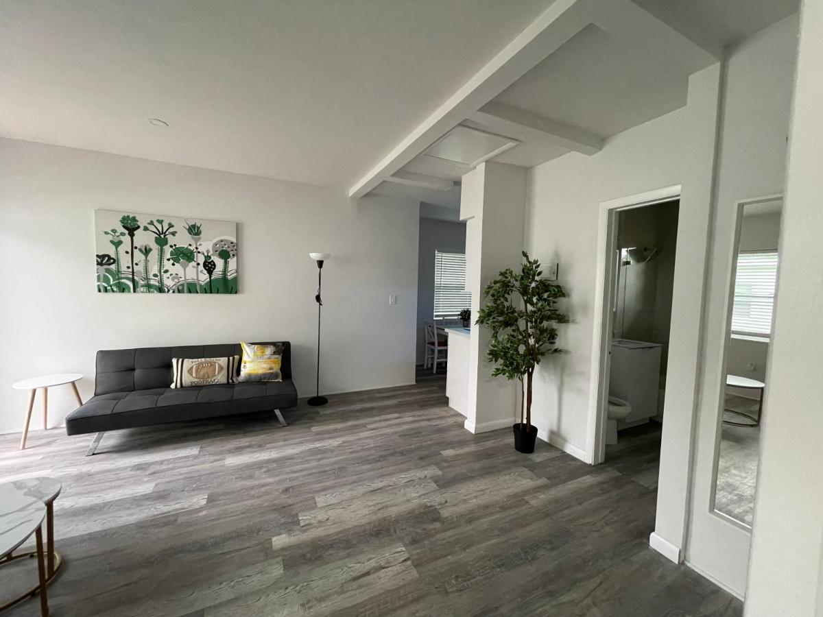 Apartment Douglas Rd *