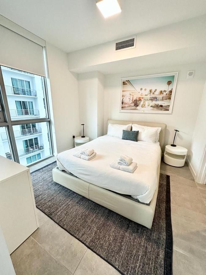 22nd Floor 1br Yotelpad Downtown Pool And Gym Miami