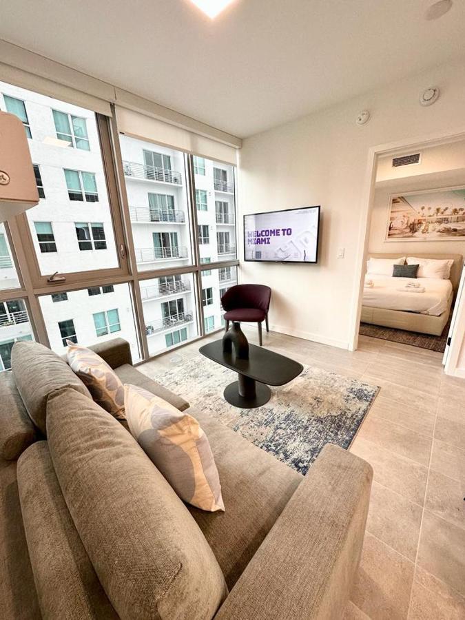 22nd Floor 1br Yotelpad Downtown Pool And Gym * Miami