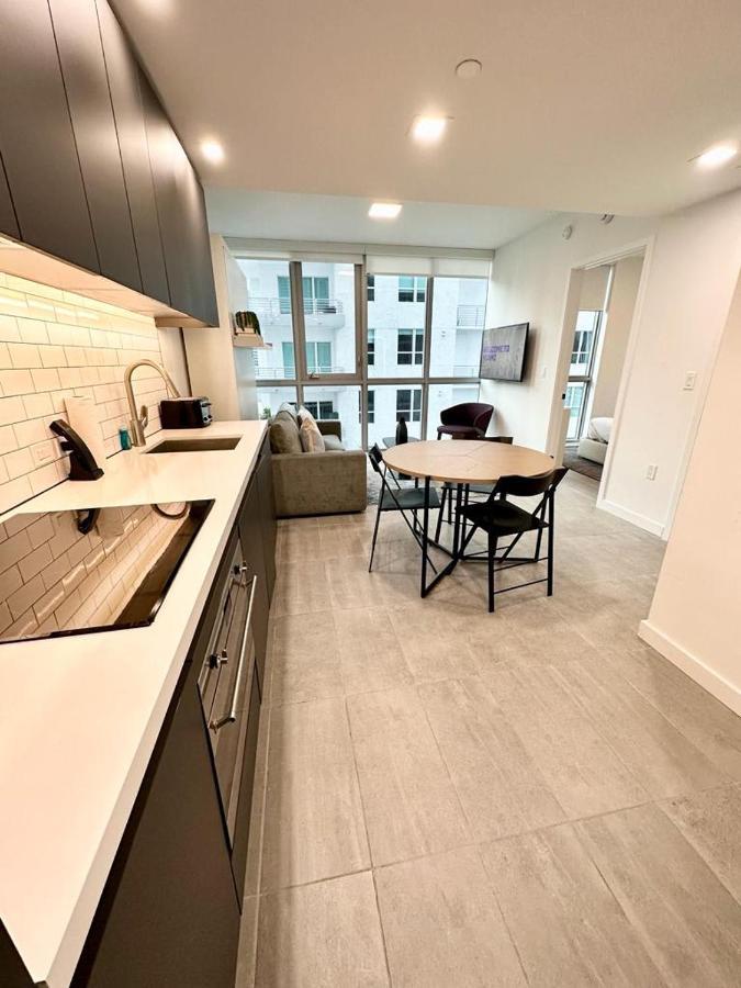 22nd Floor 1br Yotelpad Downtown Pool And Gym