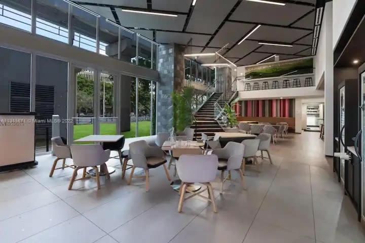 22nd Floor 1br Yotelpad Downtown Pool And Gym Apartment Miami