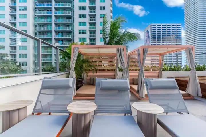 Apartment 22nd Floor 1br Yotelpad Downtown Pool And Gym *