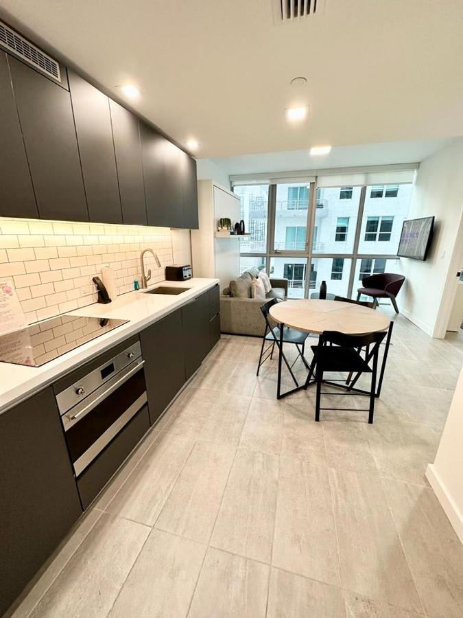 22nd Floor 1br Yotelpad Downtown Pool And Gym Miami