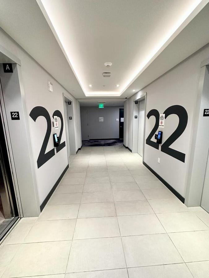 22nd Floor 1br Yotelpad Downtown Pool And Gym Miami