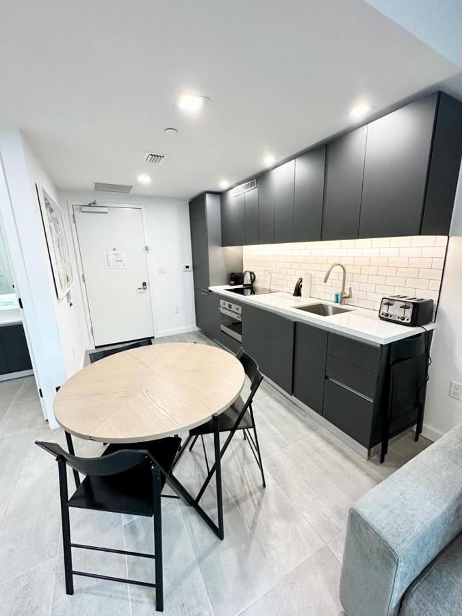 22nd Floor 1br Yotelpad Downtown Pool And Gym *