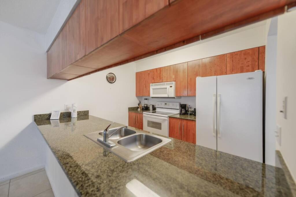 Apartment Amazing High-rise @brickell With Pool *
